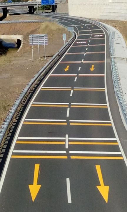 Avm-Otopark-Tesis- Yolu Hız Kesici Çiftkompenatlı Boya