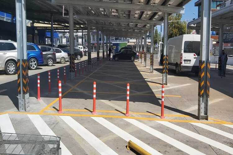 Metro Market Alanya Otopark Yol Çizgisi Uygulaması