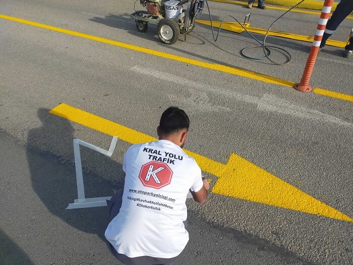  Bursa AS Outlet Alışveriş Merkezi Otopark Çizgi Çalışması